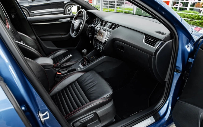 Skoda Octavia cena 59900 przebieg: 198000, rok produkcji 2015 z Poddębice małe 781